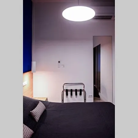 Modern & Comfortable In The Center Apartment *