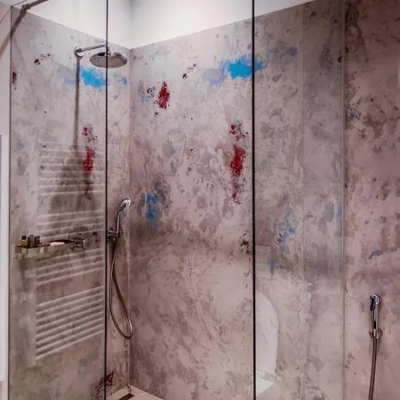 Apartment Modern & Comfortable In The Center