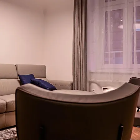 Modern & Comfortable In The Center