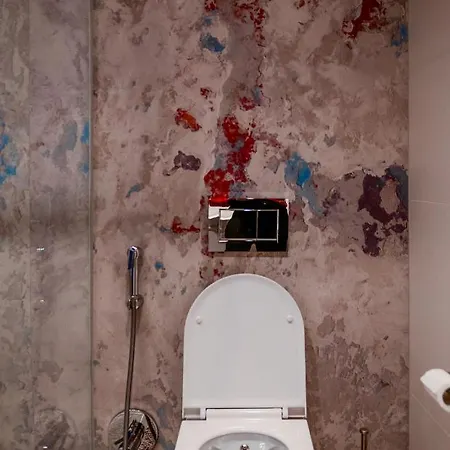 Apartment Modern & Comfortable In The Center