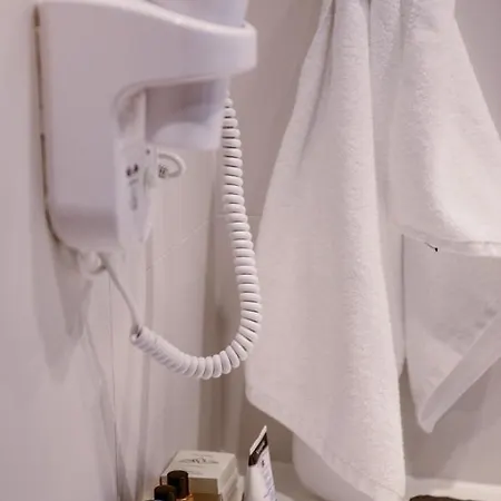 Apartment Modern & Comfortable In The Center