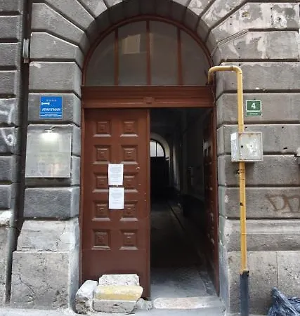 Modern & Comfortable In The Center Apartment *