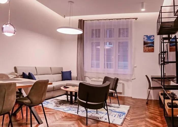 Modern & Comfortable In The Center Daire