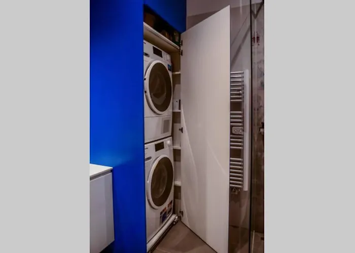 Modern & Comfortable In The Center