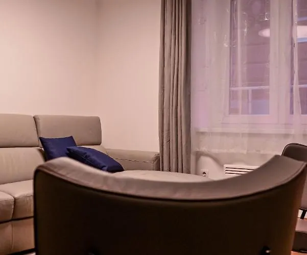 Modern & Comfortable In The Center