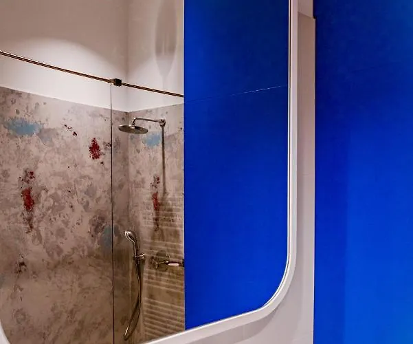 Modern & Comfortable In The Center